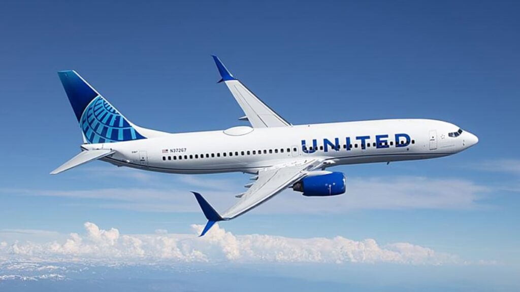 United Flight UA770 Emergency Diversion: What Happened? - The Trendy Time